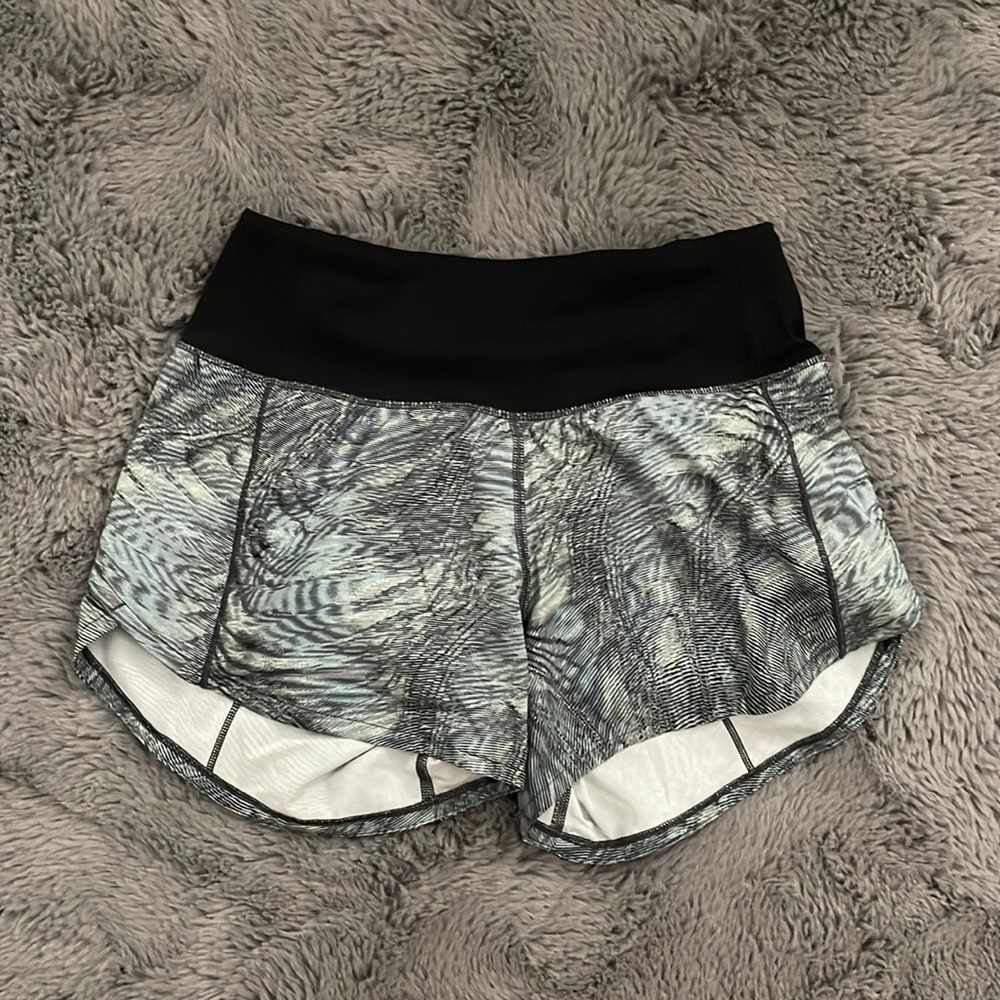 Lululemon Speed Up Mid-Rise Lined 4" Short (NWOT)
